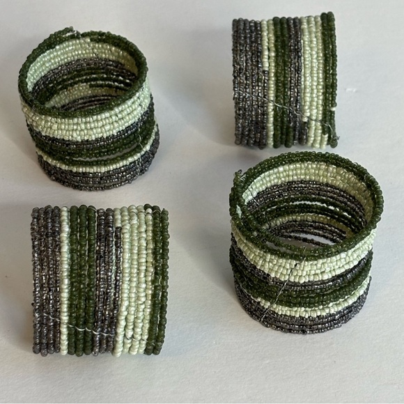 BEADED NAPKIN RINGS - Picture 1 of 4